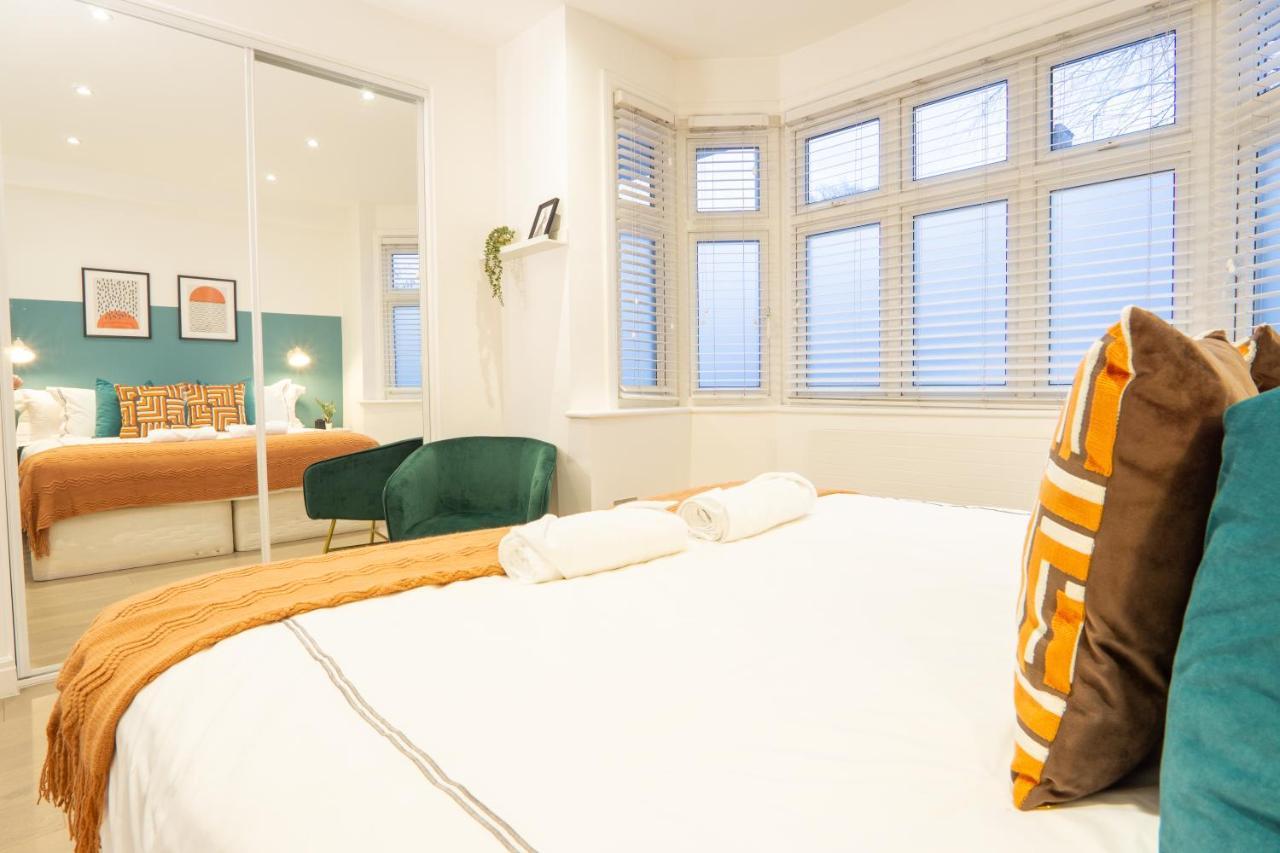 A Beautiful One Bedroom Flat With Garden & Parking Мілл-Хілл Екстер'єр фото